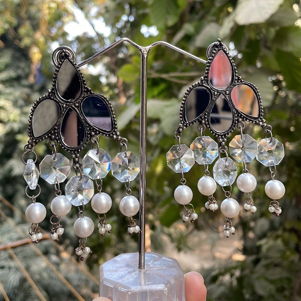 Beautiful mirror work earrings - Picture 5 of 10